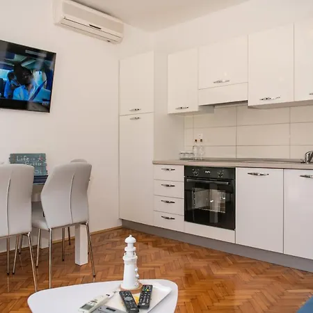 Apartment Pebbles - With Jacuzzi