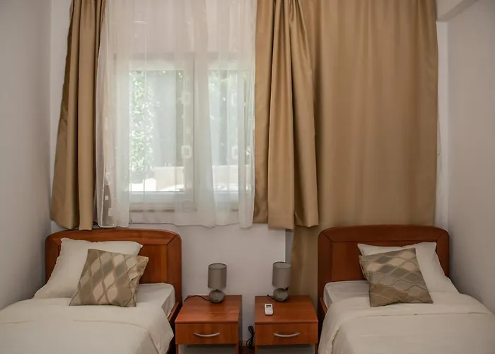 Pebbles - With Jacuzzi