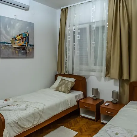 Apartman Pebbles - With Jacuzzi